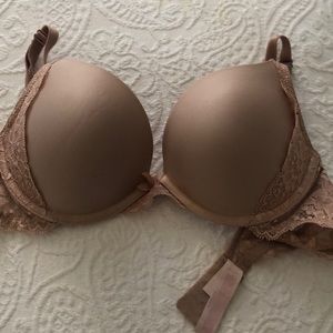 VS DREAM ANGELS PUSH-UP BRA! Great condition